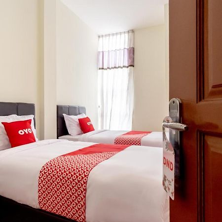 Oyo 1940 Cendana Homestay Syariah Медан Екстериор снимка