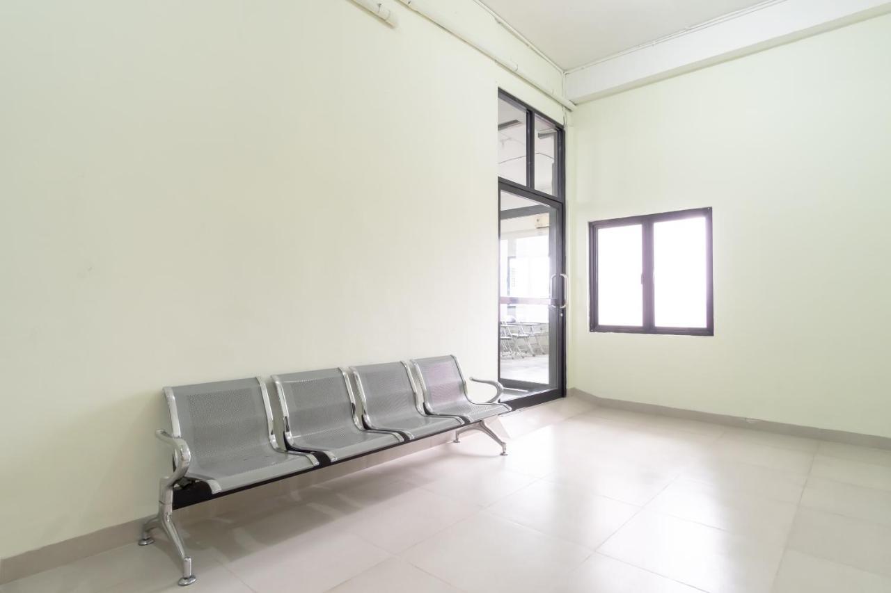Oyo 1940 Cendana Homestay Syariah Медан Екстериор снимка