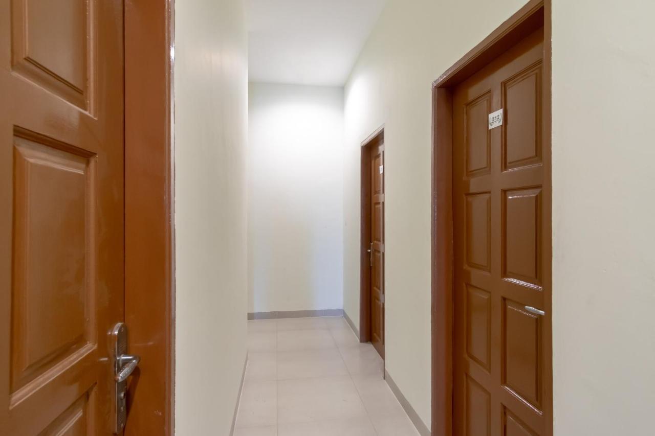Oyo 1940 Cendana Homestay Syariah Медан Екстериор снимка